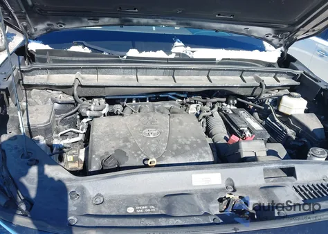 2021 Toyota Highlander Xle z USA, uszkodzony, nr VIN 5TDGZRBH3MS084846